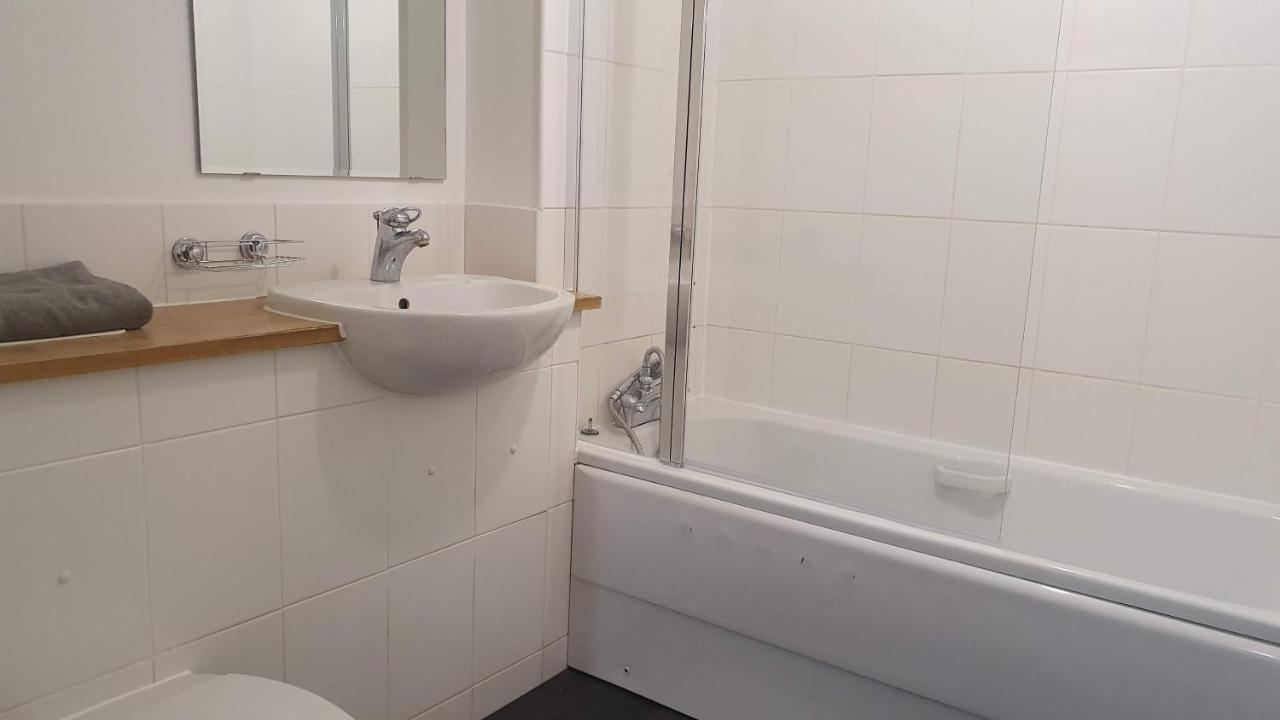 Spacious London Apartment 5 Min Walk To Leytonstone Underground Station And 5 Stops To Zone 1 Экстерьер фото