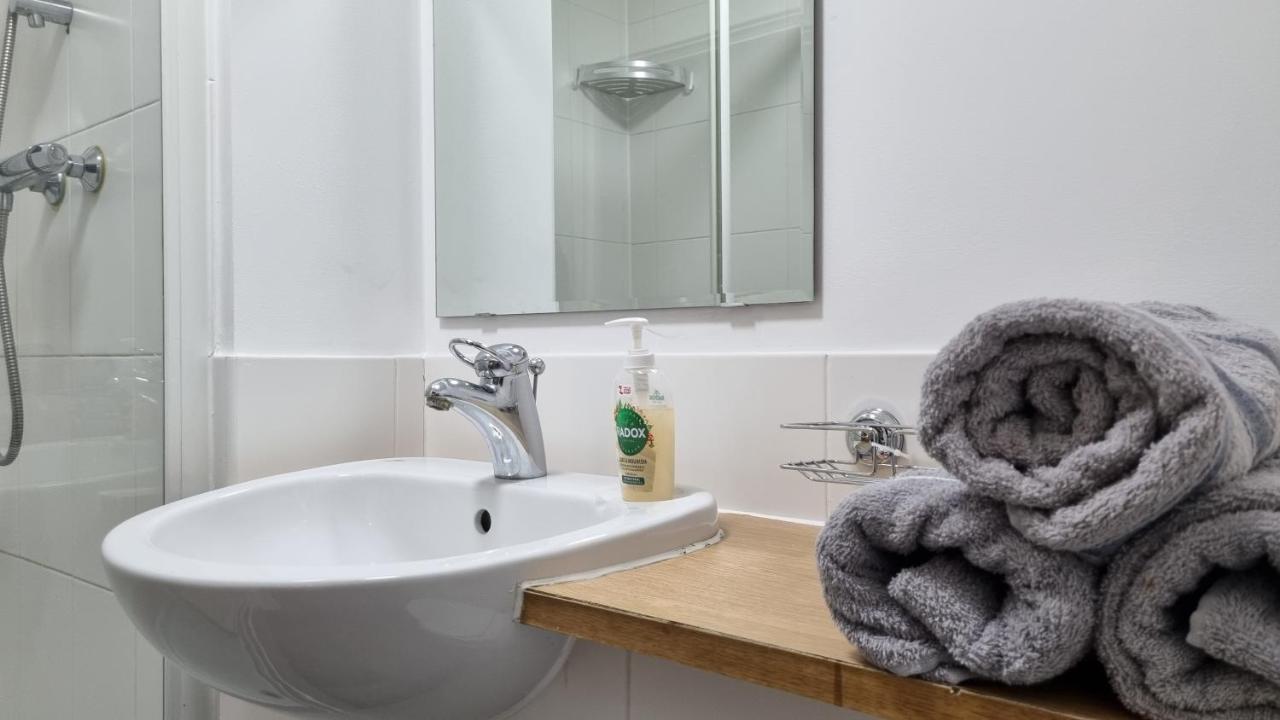 Spacious London Apartment 5 Min Walk To Leytonstone Underground Station And 5 Stops To Zone 1 Экстерьер фото